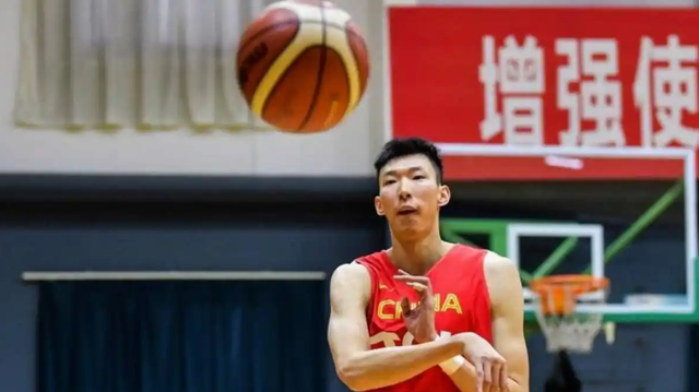 爱体育移动端-两场世预赛过后，胡明轩等5名球员或无缘国家队，周琦留队查看
